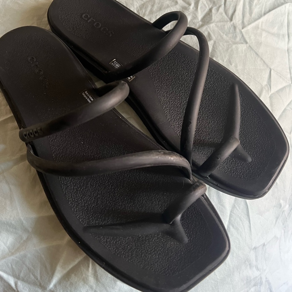 CROCS Black Strappy Sandals